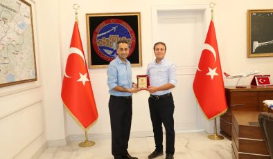 Çardak’ta 8 Yıllık Göreve Veda: Feyzullah Okşaş Denizli’ye Atandı