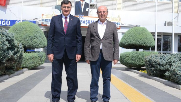 Kütahya Belediye Başkanı Kahveci’den Kırşehir Belediye Başkanı Ekicioğlu’na ziyaret